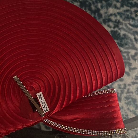 Brand New Red Fascinator by Hana - Picture 4 of 5